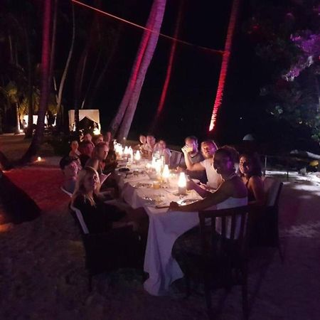 Batuta Maldives Fourson Hotel Thulusdhoo Exterior photo