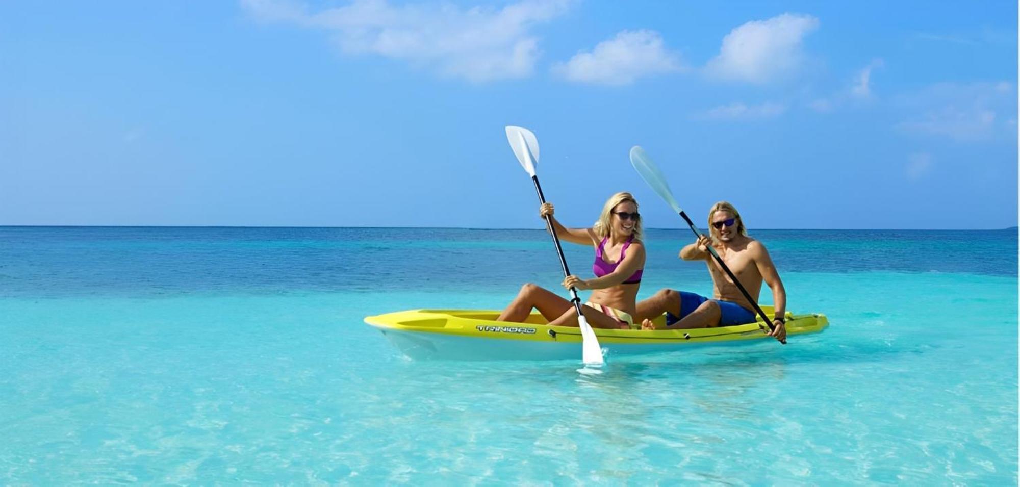 Batuta Maldives Fourson Hotel Thulusdhoo Exterior photo