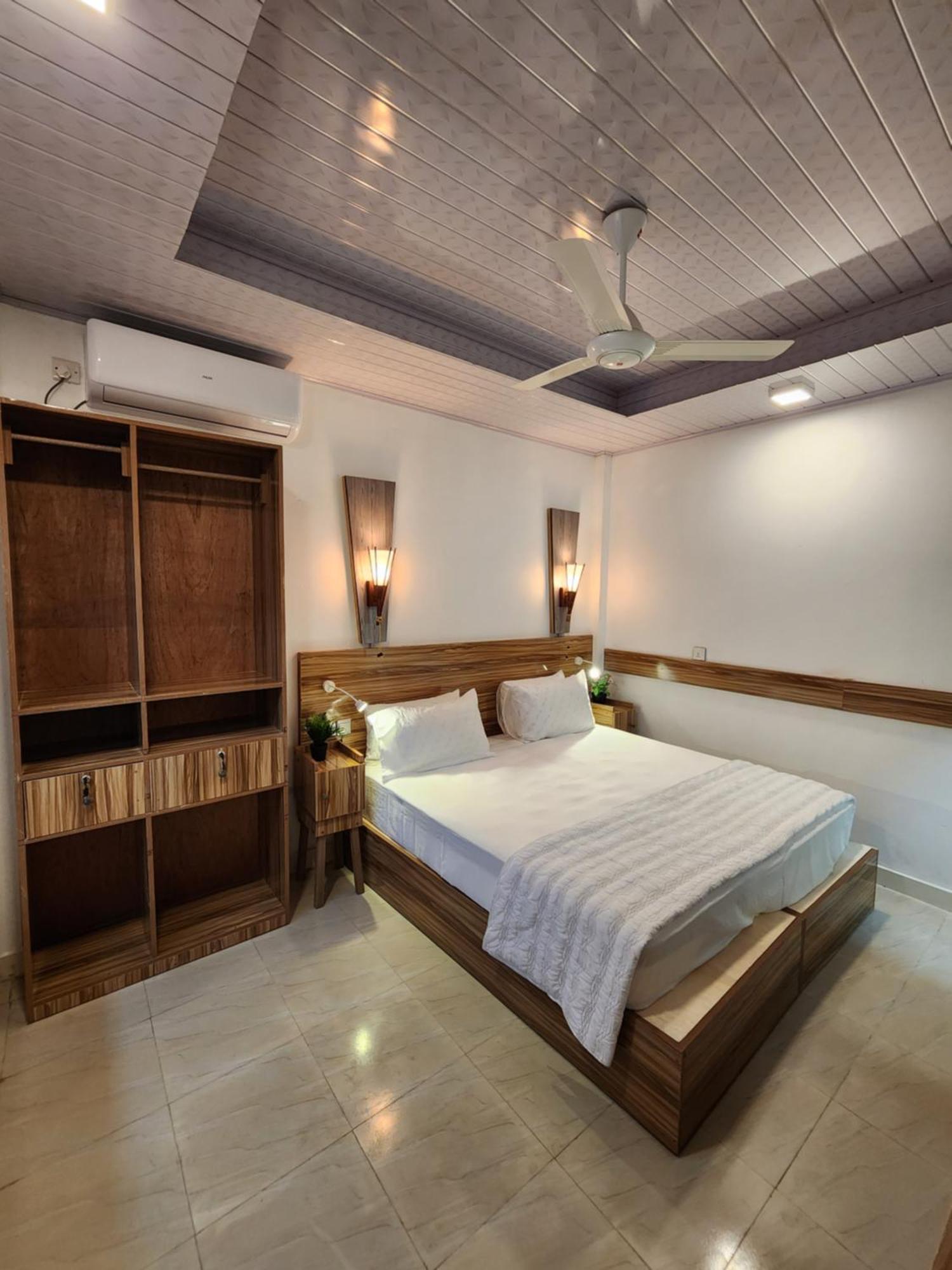 Batuta Maldives Fourson Hotel Thulusdhoo Room photo